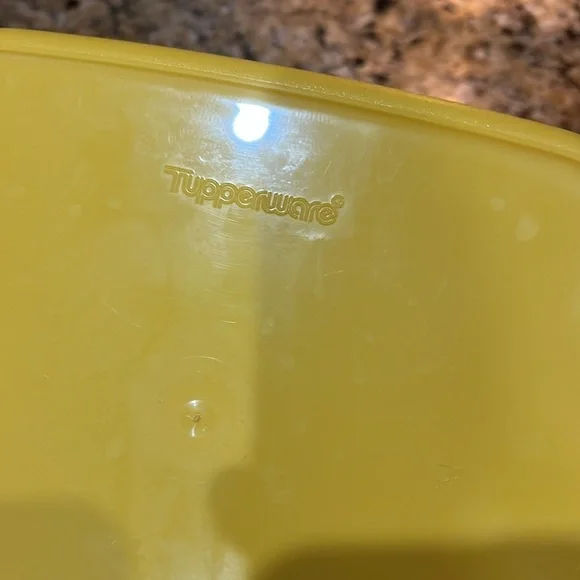 TUPPERWARE DISNEY BUGS LIFE STORAGE CONTAINER - NEW - Picture 3 of 5